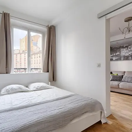 Nice Canal Saint Martin Apartment